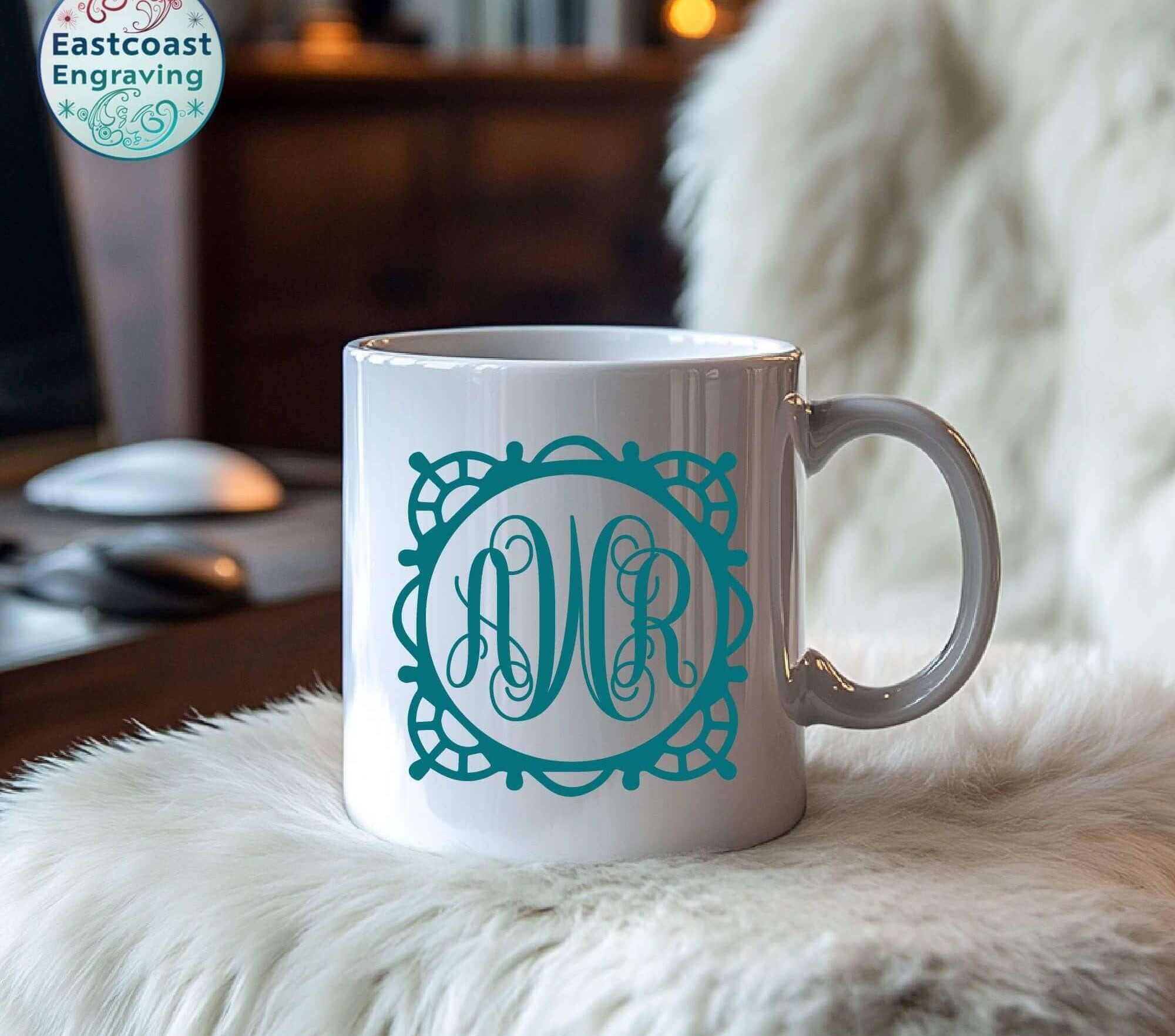 Personalized monogram sticker on a makeup brush holder – elegant and unique