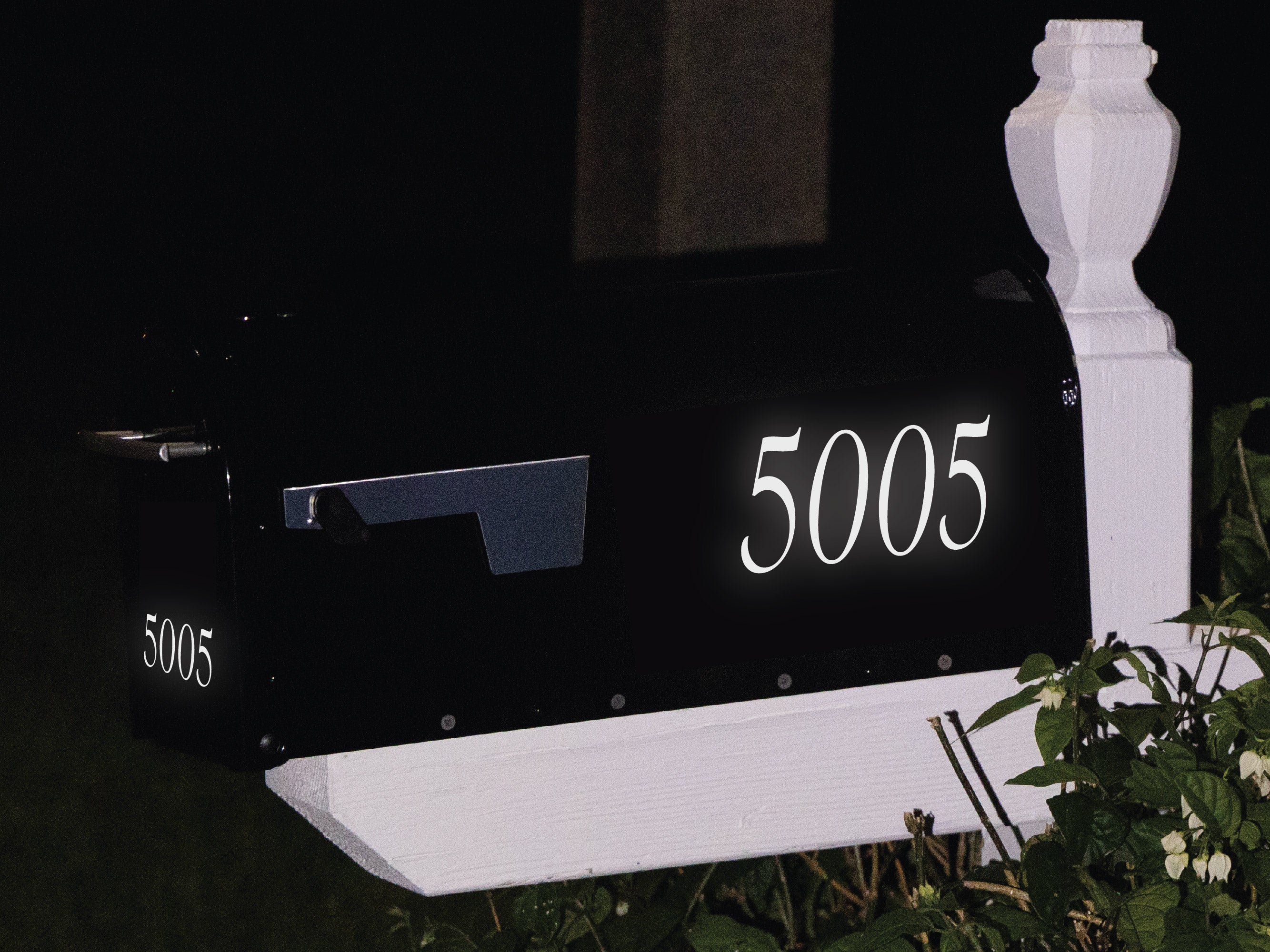 Weatherproof Reflective Mailbox Decal in Rain Conditions