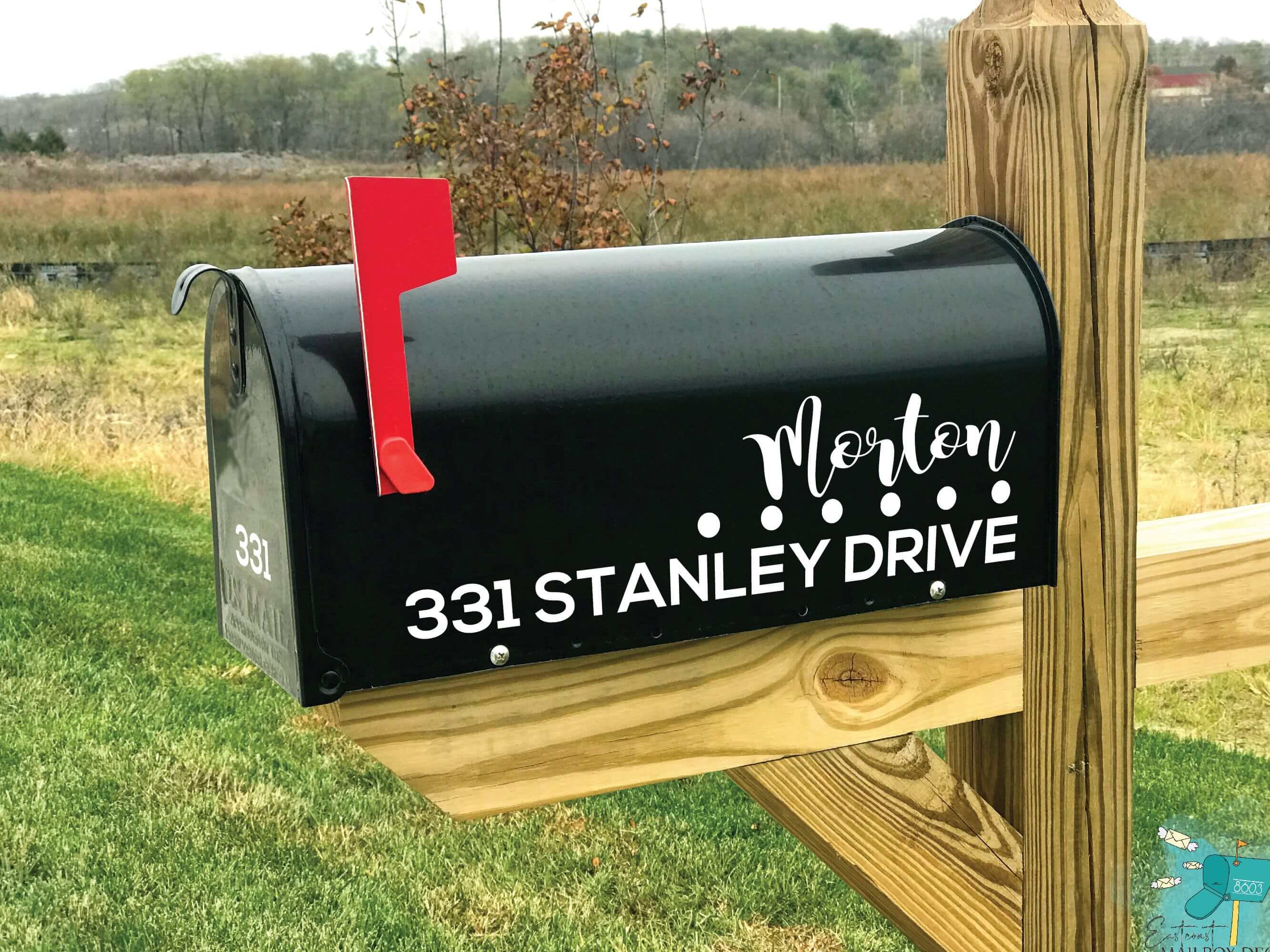 durable vinyl address decal on outdoor residential mailbox