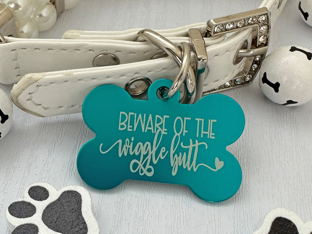 Funny Pet ID Tag: 'Beware of the wiggle butt' - Customizable Dog Tag - Eastcoast Engraving