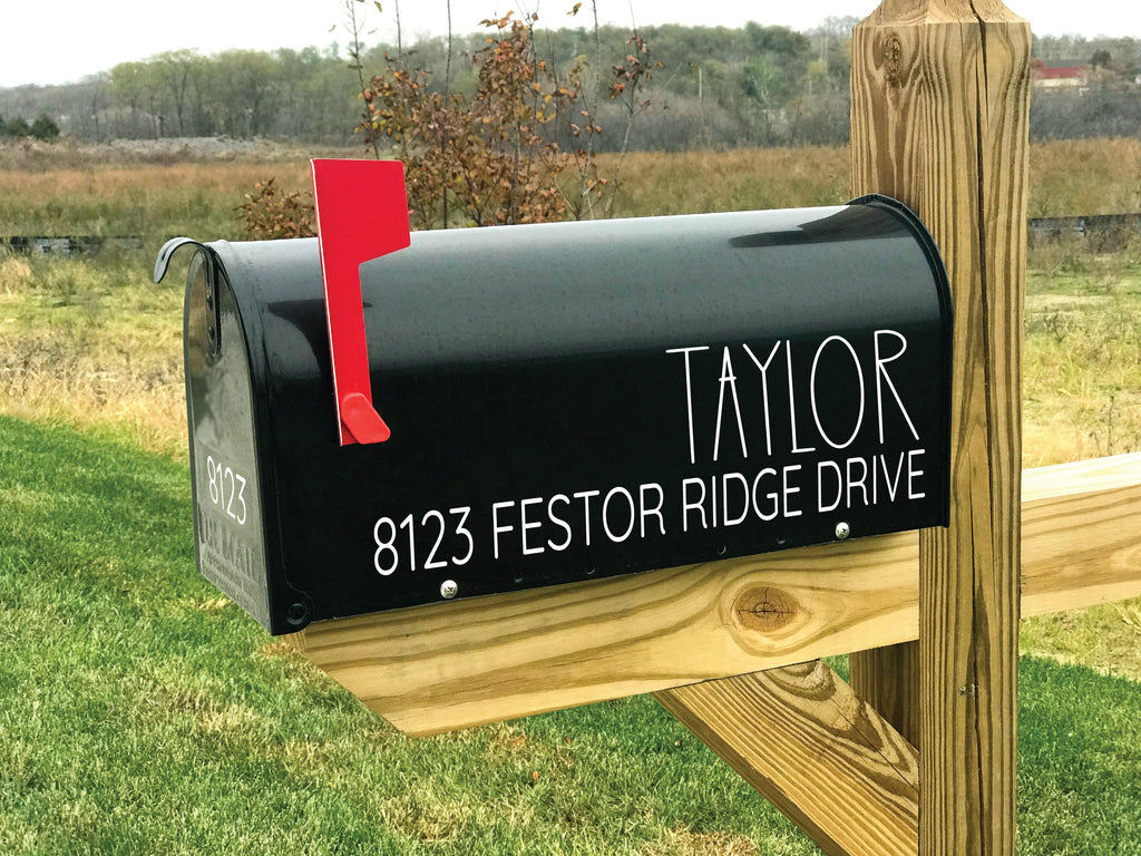 Easily customizable mailbox address label in stylish design