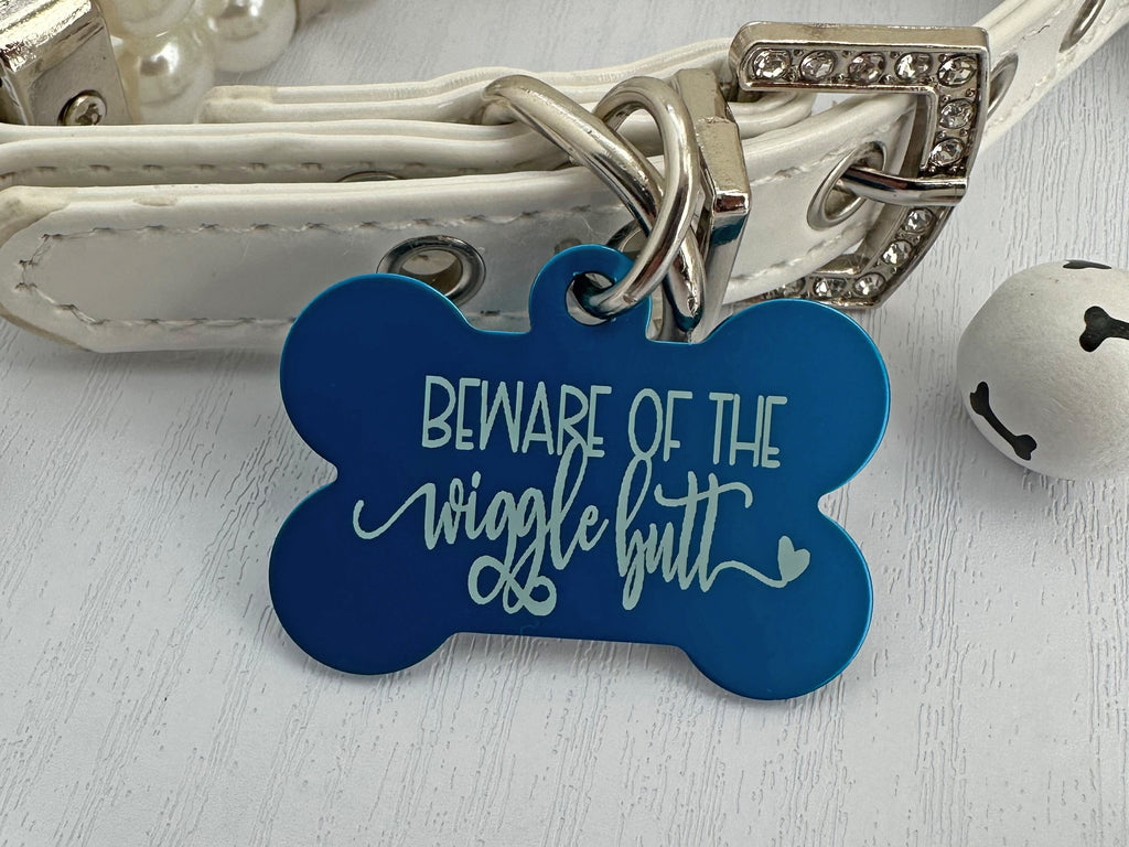 Funny Pet ID Tag: 'Beware of the wiggle butt' - Customizable Dog Tag - Eastcoast Engraving