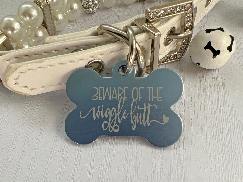 Funny Pet ID Tag: 'Beware of the wiggle butt' - Customizable Dog Tag - Eastcoast Engraving